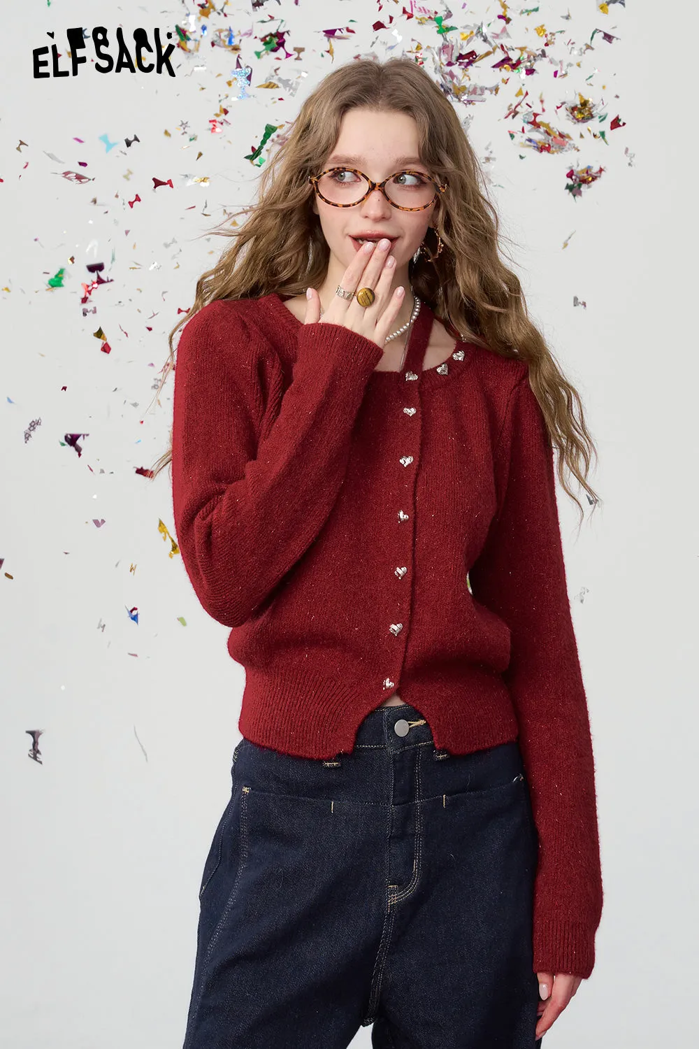ELFSACK 2024 Winter New Arrivals Red retro fine sparkling hanging neck knitted sweater for women's Christmas outfit, elegant base shirt