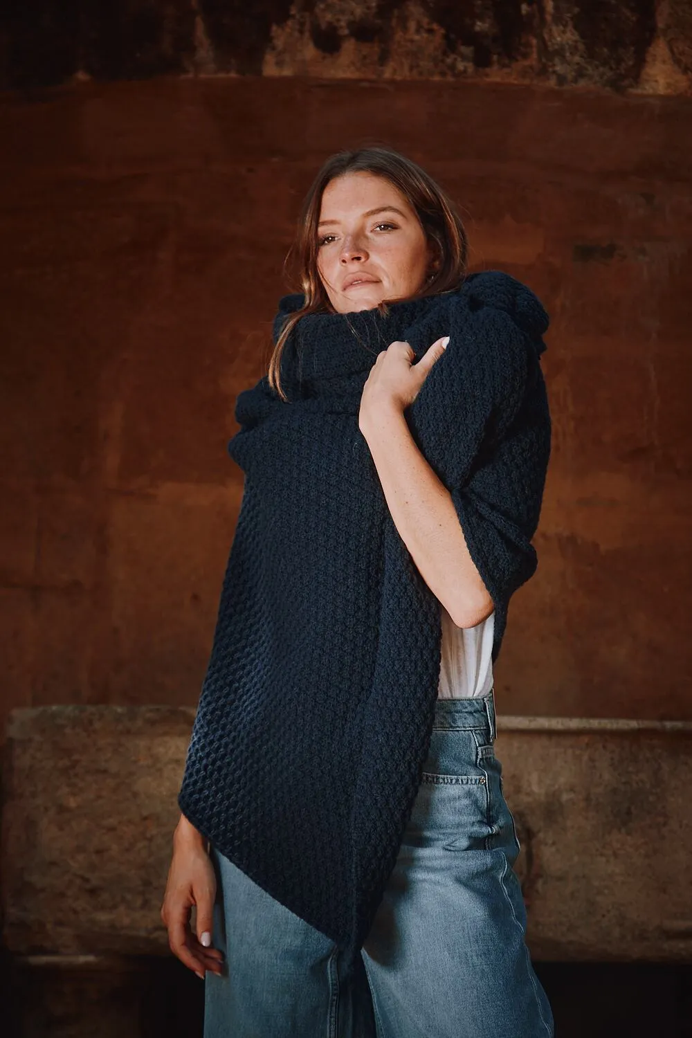 ISABELLE Sofa Throw Blanket in Merino Wool - Navy