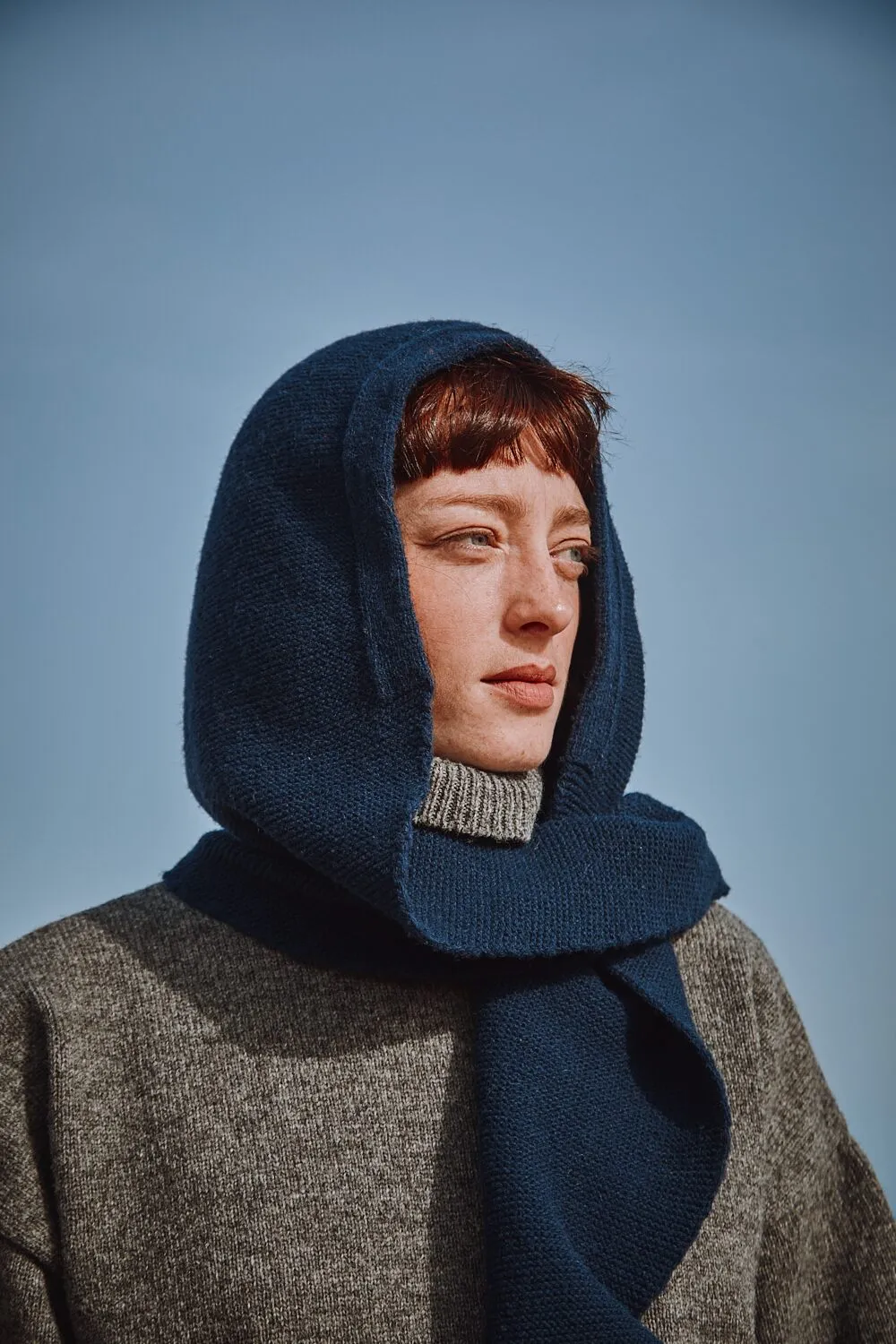 ROMANE 2-in-1 Scarf-Hat in Merino Wool - Navy