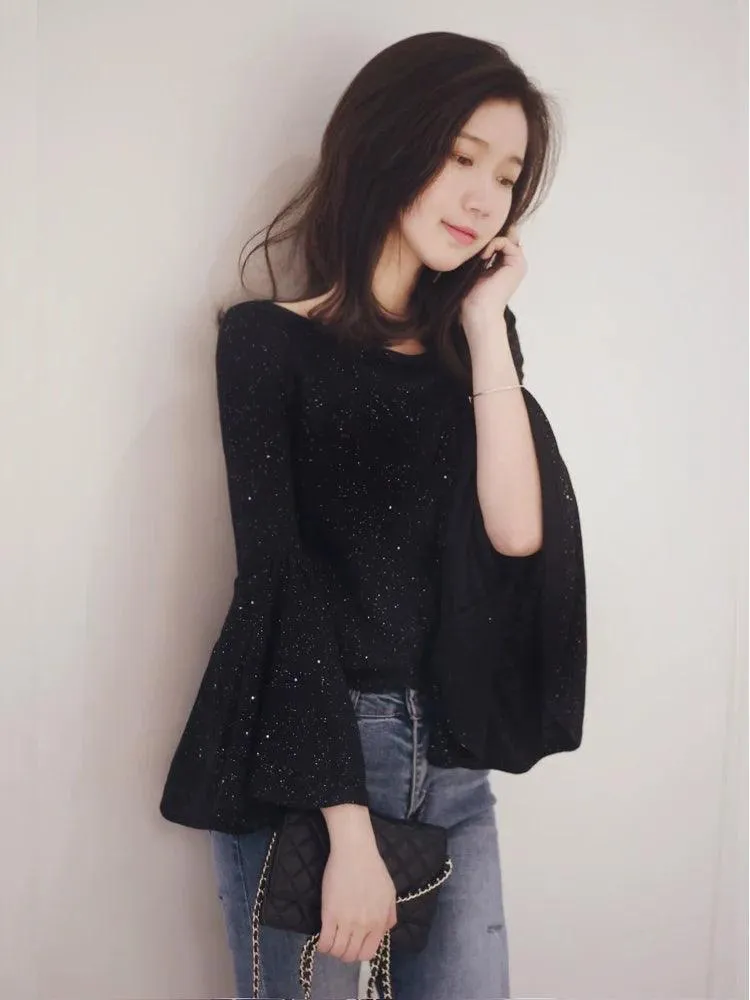 Shimmering Sequin Embellished T-shirt: Sparkling Holiday Style