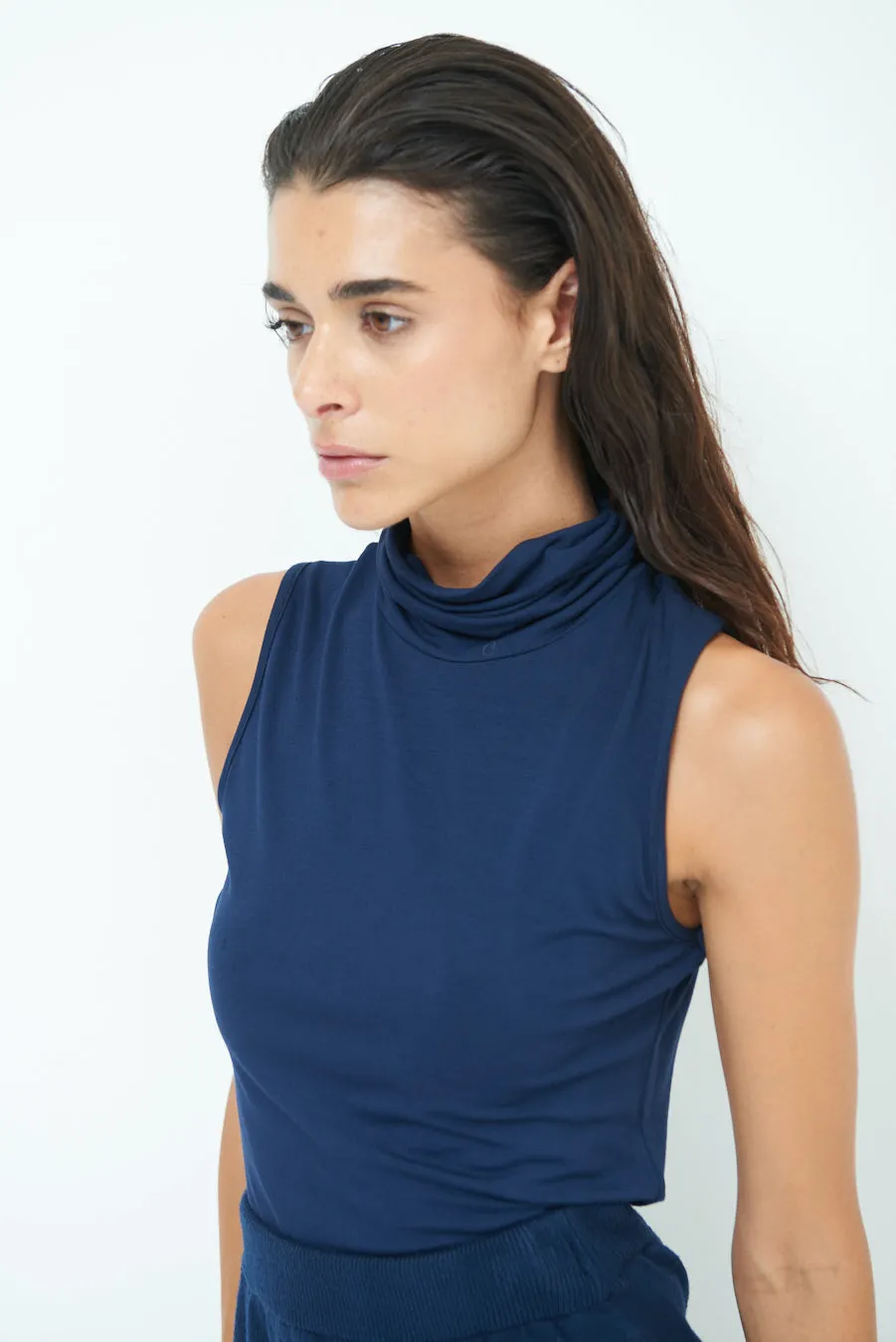 Sleeveless turtleneck top wholesale