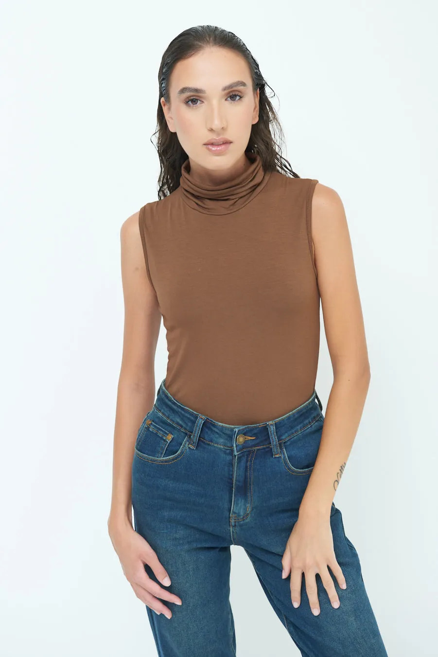 Sleeveless turtleneck top wholesale