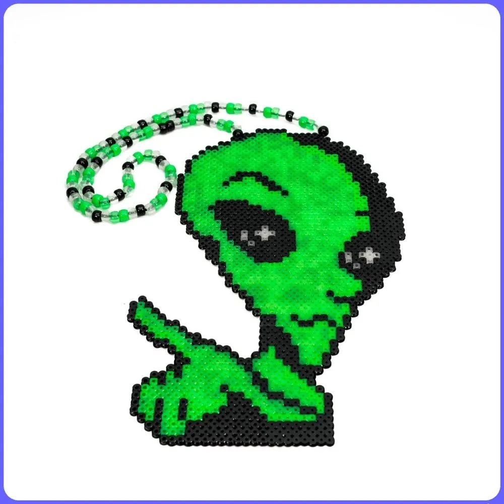 Sparkling Alien (XL) Perler